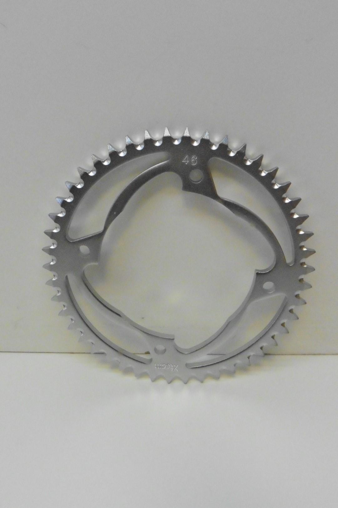 Kettenrad 46 Z�hne kein Ritzel Kettensatz sprocket silber