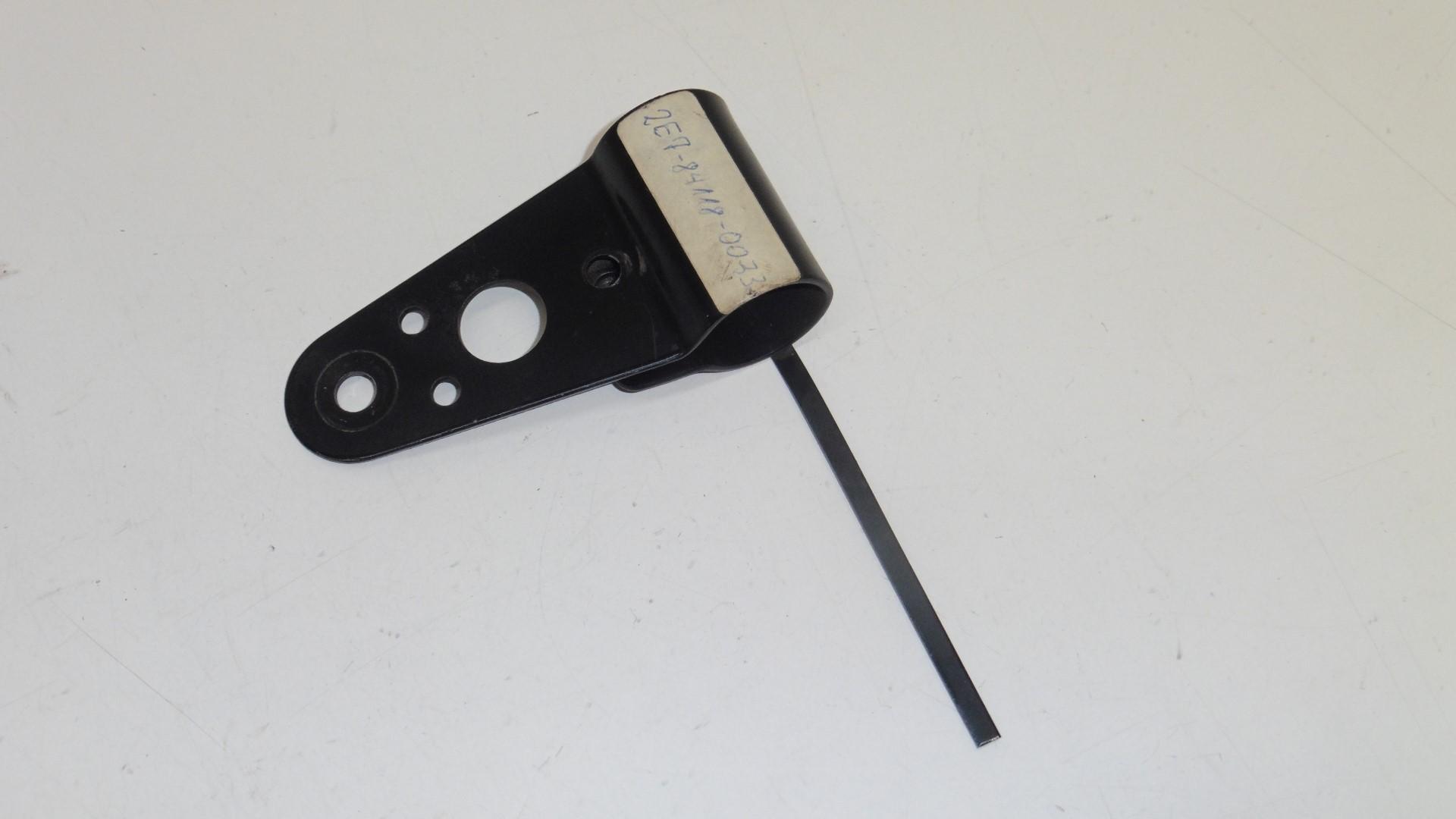 Lampenhalter L/H Halterung stay head lamp holder passt an Yamaha 2E7-84118