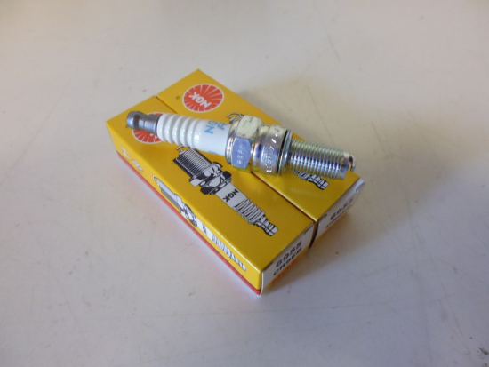 2x Ngk CR9EB Z�ndkerze passt an Aprilia passt an Benelli Tnt passt an Yamaha