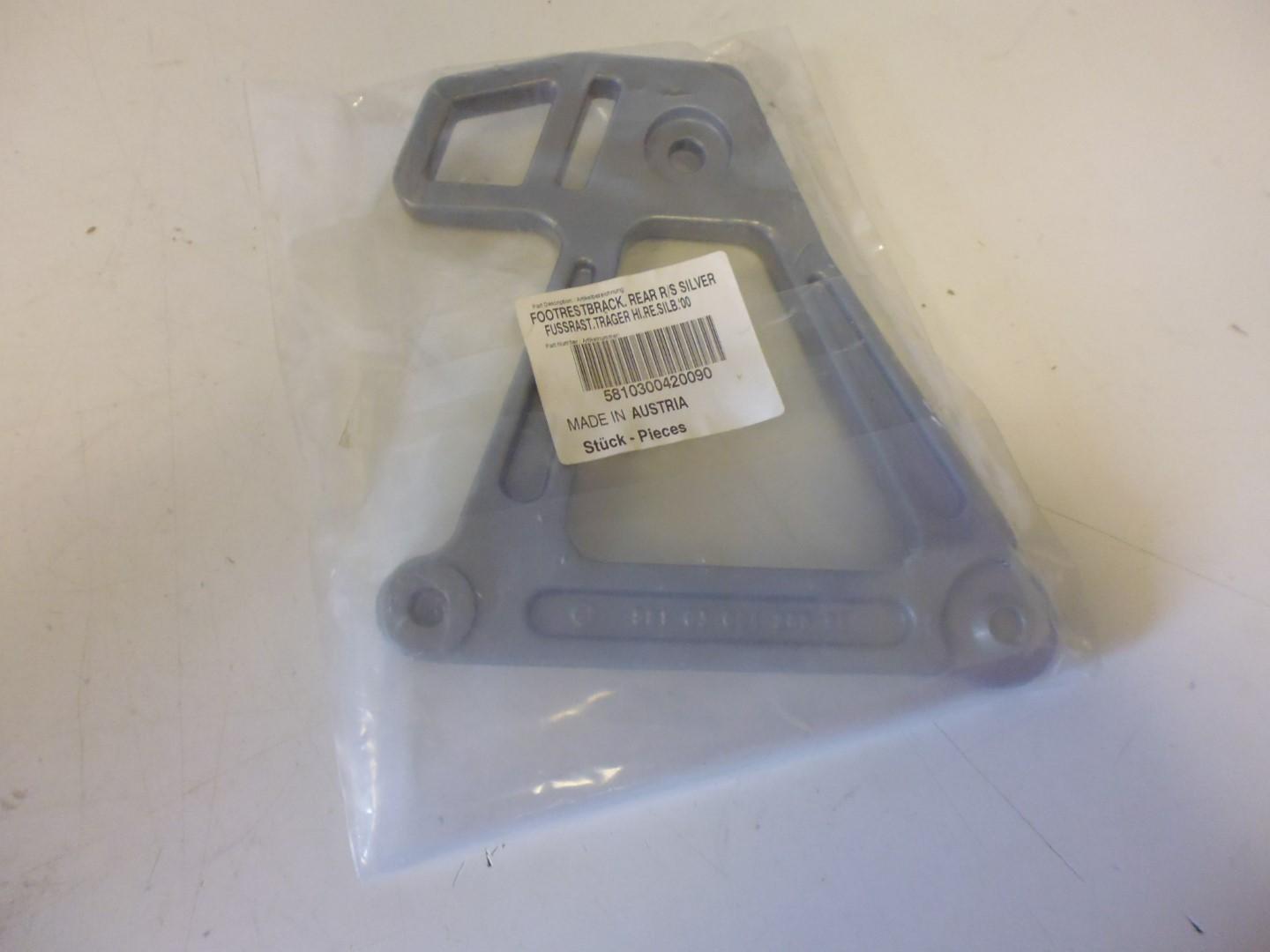 Fu�rastentr�ger hinten footrestbrack passt an Ktm Duke 620 581.03.004.200/90