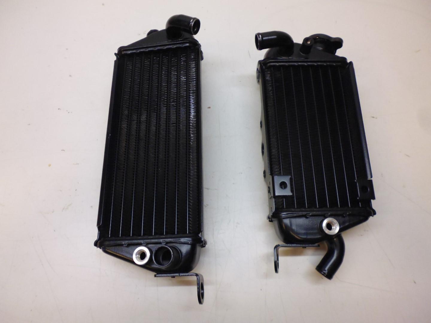 Wasserkhler Denso radiator passt an Kawasaki Klx 250 94-96 06-07 schwarz