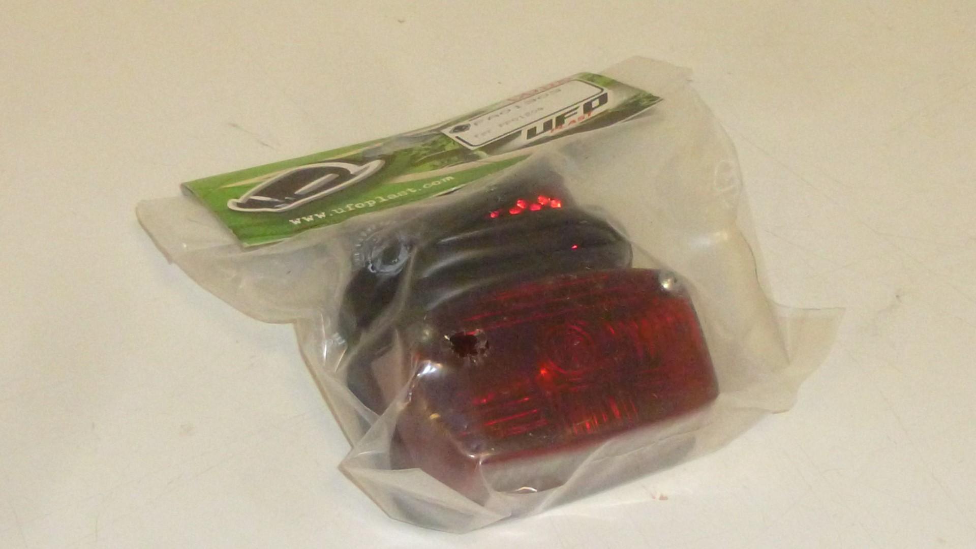 Rcklicht Heckleuchte Schlusslicht rear taillight fr PP01204 rot