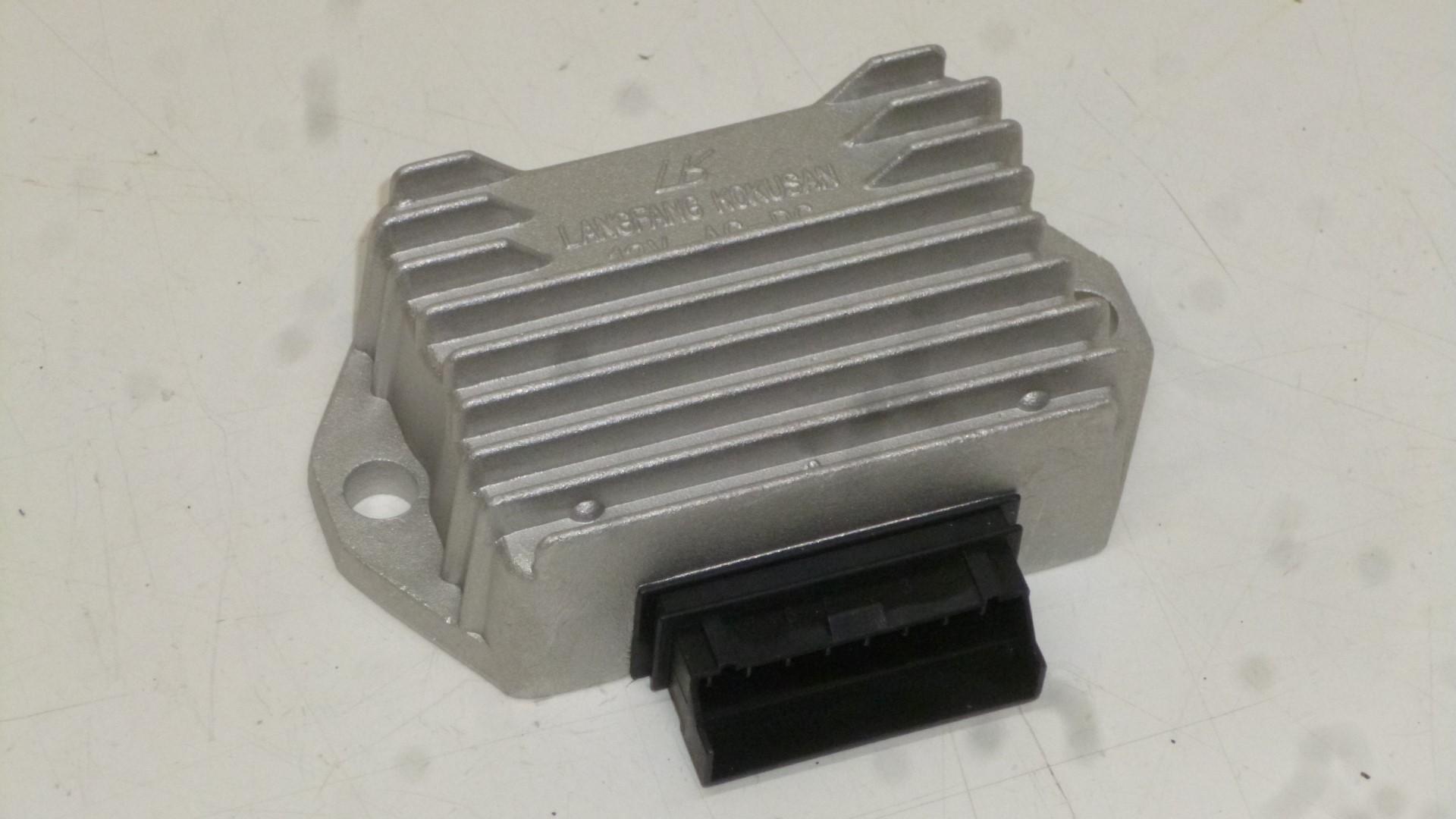 Spannungsregler 12 V Laderegler voltage passt an Vespa Sprint 2014 Primavera