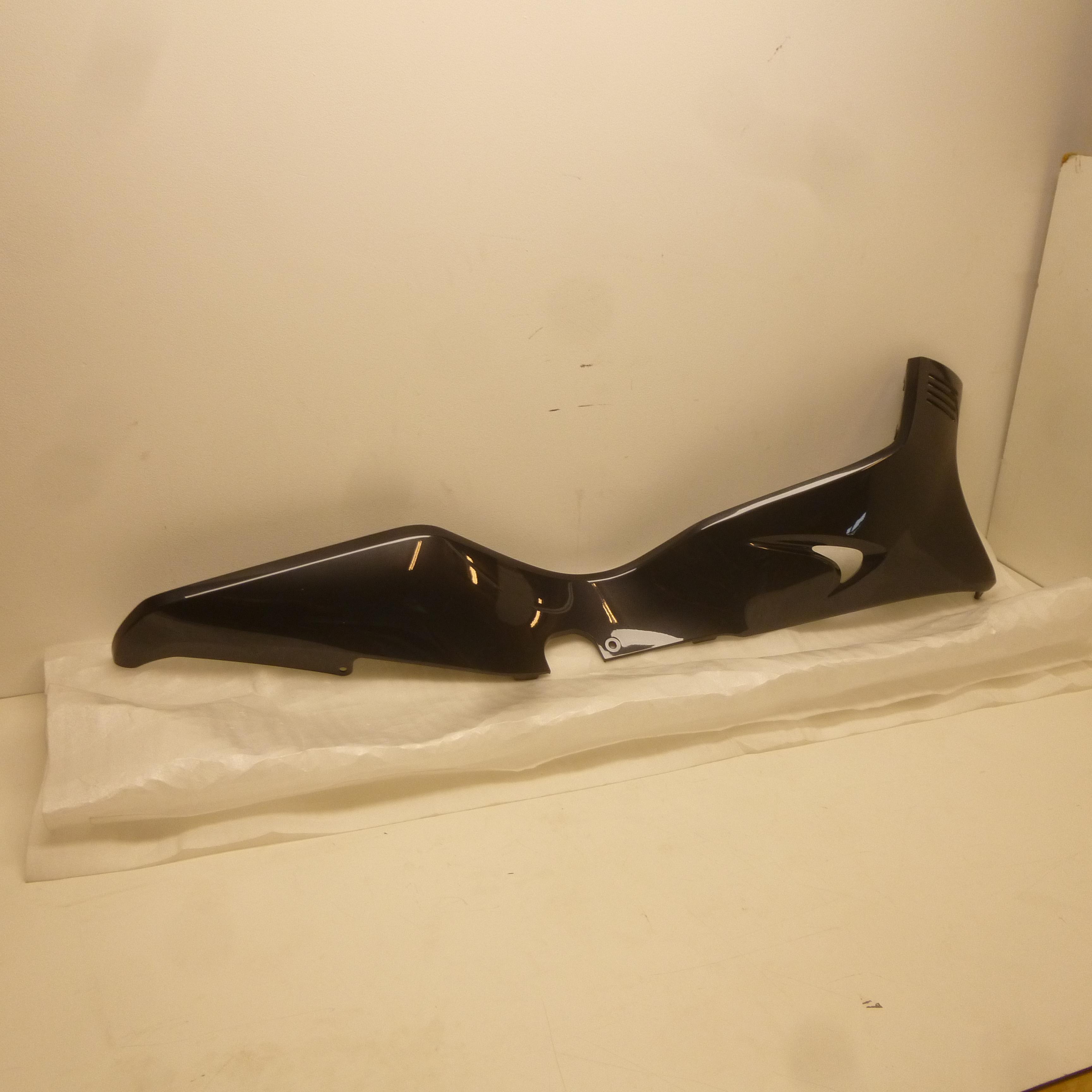 Seitenverkleidung side panel passt an Suzuki Burgman 250 400 03-06 48171-14G00-YAU