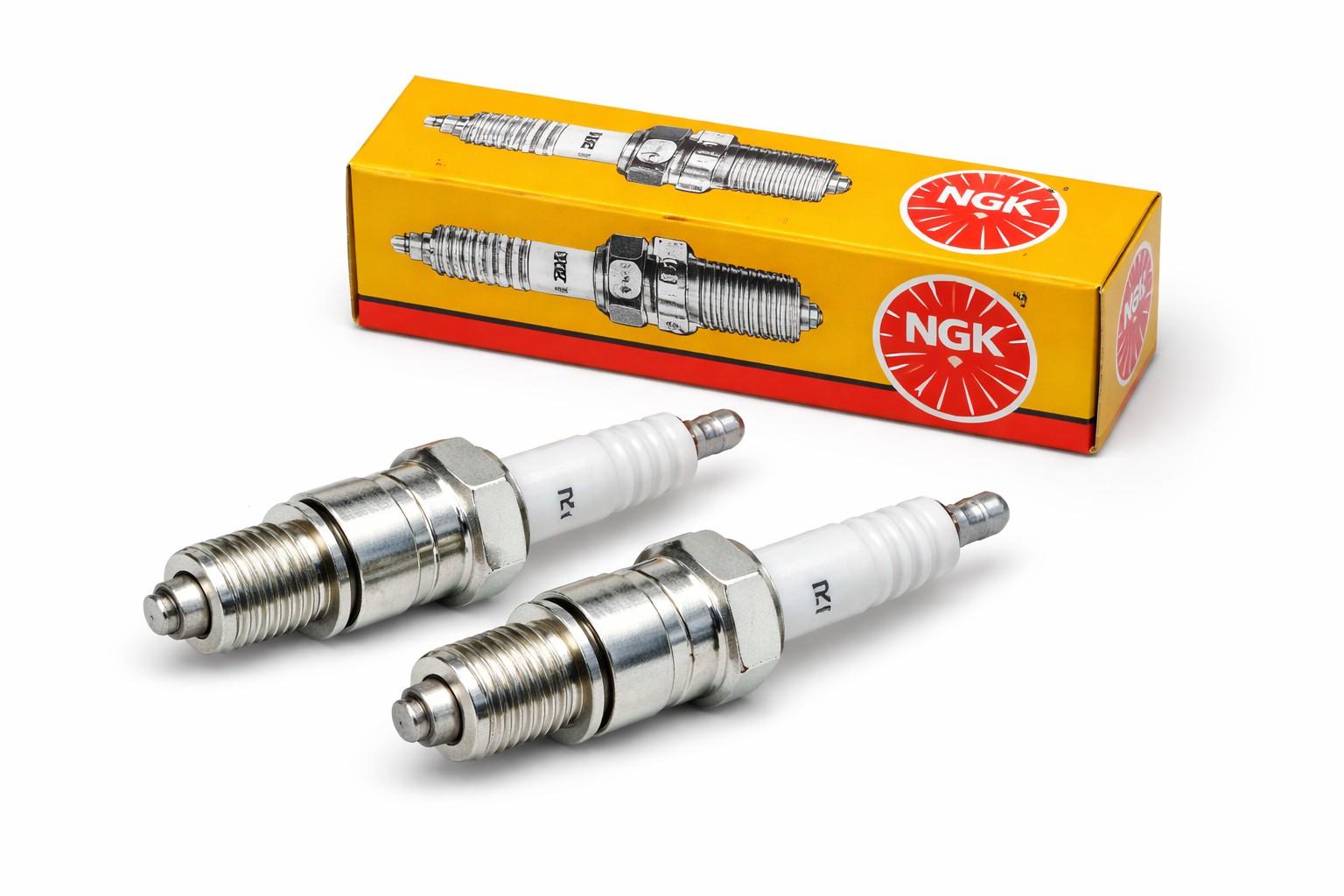 2x Ngk D9EA 2420 Z�ndkerzen spark plug passt an Honda Cb Xr passt an Laverda
